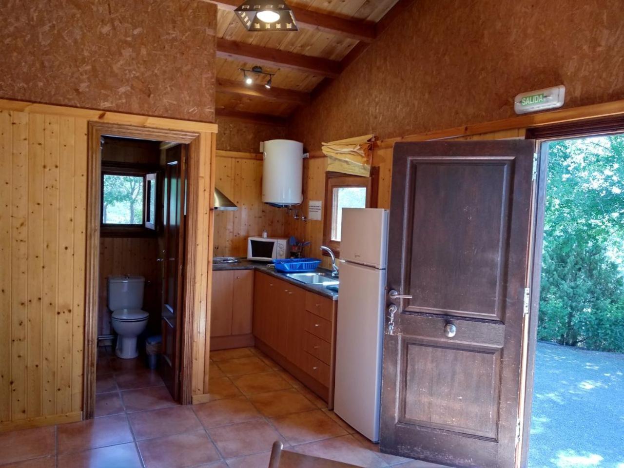 Camping Casa Fausto Cerca De Dinopolis Formiche Alto Bagian luar foto