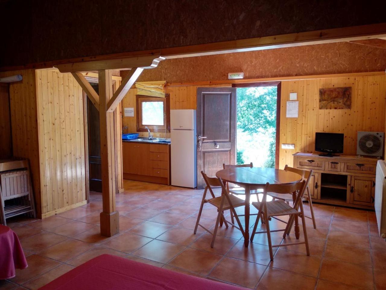 Camping Casa Fausto Cerca De Dinopolis Formiche Alto Bagian luar foto